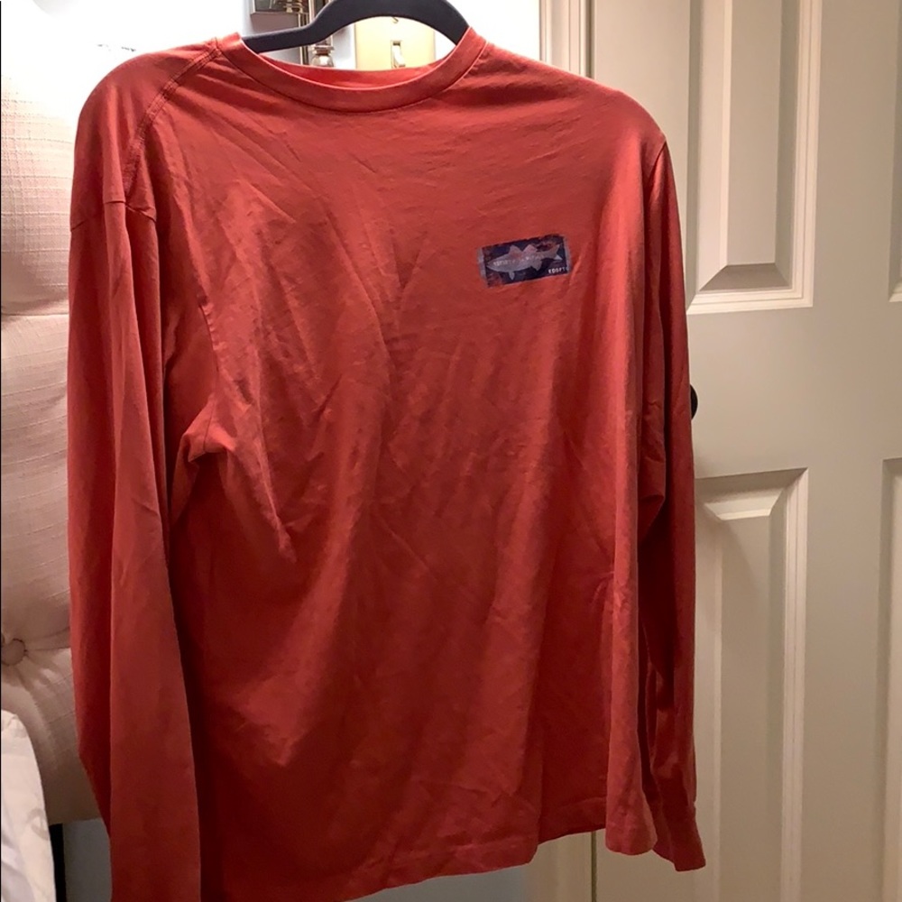 vineyard vines t-shirt